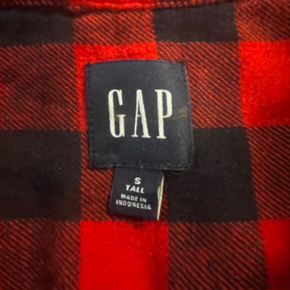 GAP Red Buffalo Plaid Flannel Oversized Shirt - Size Small Tall - Picture 3 of 4
